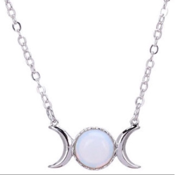 HP!!! Moon Phase Necklace. - Picture 2 of 4